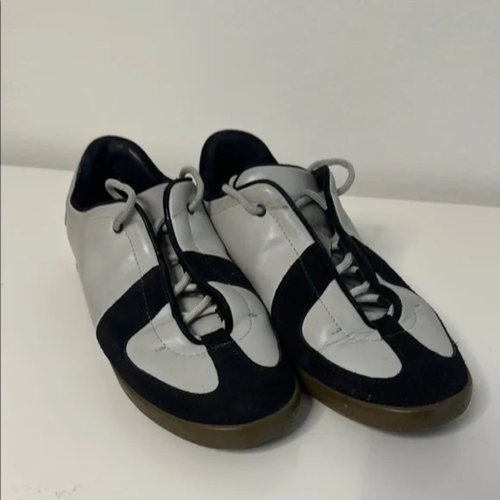 Gucci Black & Gray Leather Lace-Up Athletic Sneakers Made in Italy